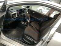 Kia Rio 2021 5p HB LX L4/1.6 Man     IMG_9358