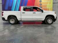 Chevrolet Silverado 1500 2020 4p WT Doble Cabina V6/4.3 Aut 4x4 2020 Chevrolet Silverado 1500 Venta Exteriores 8