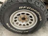 Chevrolet Silverado 1500 2020 4p WT Doble Cabina V6/4.3 Aut 4x4 2020 Chevrolet Silverado 1500 Venta Llantas 4