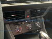 Volkswagen Jetta 2021 4p Trendline L4/1.4/T Tiptronic 2021 Volkswagen Jetta Ingreso Interiores 9