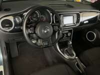 Volkswagen Beetle 2018 2p Sound L5/2.5 Tiptronic 2018 Volkswagen Beetle Venta Interiores 4