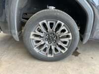 GMC Sierra 2024 4p Crew Cab Denalli Ultimate V8/6.2 Aut 2024 GMC Sierra Ingreso Llantas 3