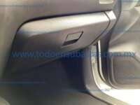 Nissan NP300 Frontier 2020 SE 2.5L Manual A/C Doble Cabina  2020 Nissan NP300 Frontier Ingreso Interiores 12