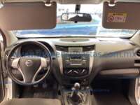 Nissan NP300 Frontier 2020 SE 2.5L Manual A/C Doble Cabina  2020 Nissan NP300 Frontier Ingreso Interiores 16