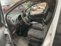 Peugeot Partner 2019 5p L4/1.6/T Diesel Man 2019 Peugeot Partner Venta Interiores 10