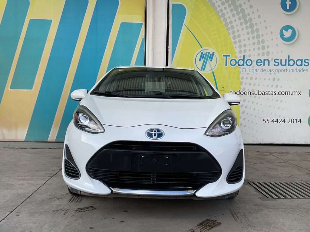 Toyota Prius 2020 5p C Híbrido L4/1.5 Aut  2020 Toyota Prius Venta Exteriores 2