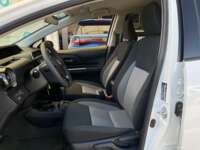 Toyota Prius 2020 5p C Híbrido L4/1.5 Aut  2020 Toyota Prius Venta Interiores 21