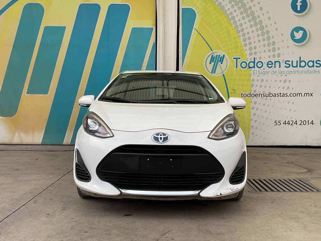 Toyota Prius 2020 5p C Híbrido L4/1.5 Aut  2020 Toyota Prius Venta Exteriores 2