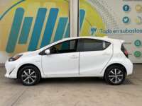 Toyota Prius 2020 5p C Híbrido L4/1.5 Aut  2020 Toyota Prius Venta Exteriores 8