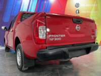 Nissan NP300 Frontier 2018 4p SE L4/2.5 Man A/A Paq. Seg. 2018 Nissan NP300 Frontier Venta Exteriores 5