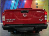 Nissan NP300 Frontier 2018 4p SE L4/2.5 Man A/A Paq. Seg. 2018 Nissan NP300 Frontier Venta Exteriores 6