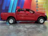 Nissan NP300 Frontier 2018 4p SE L4/2.5 Man A/A Paq. Seg. 2018 Nissan NP300 Frontier Venta Exteriores 8