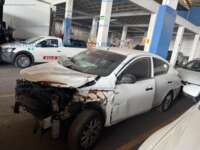 Nissan V-Drive 2022 4p L4/1.6 Man IMG_2845