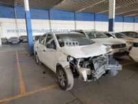 Nissan V-Drive 2022 4p L4/1.6 Man IMG_2848