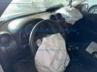 Nissan V-Drive 2022 4p L4/1.6 Man IMG_2856