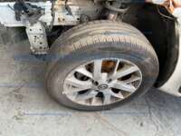 Nissan V-Drive 2022 4p L4/1.6 Man IMG_3415