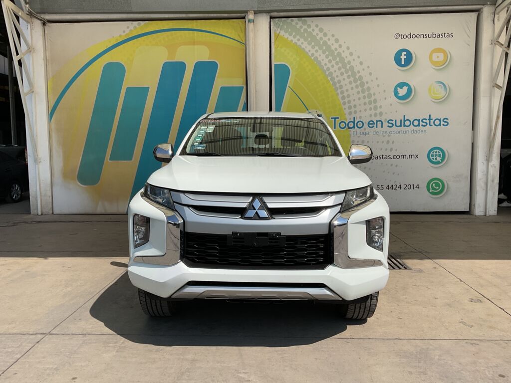 Mitsubishi L200 2022 4p GLX Doble Cabina L4/2.4 Man 2022 Mitsubishi L200 Venta Exteriores 2