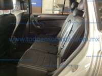 Volkswagen Tiguan 2024 5p R-Line L4/1.4/T DSG 2024 Volkswagen Tiguan Ingreso Interiores 17