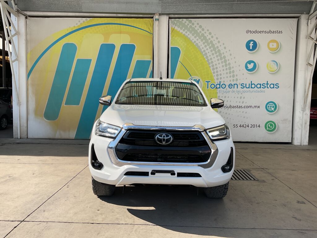 Toyota Hilux 2022 4p Doble Cabina Diesel L4/2.8/T Aut 4X4  2022 Toyota Hilux Venta Exteriores 2