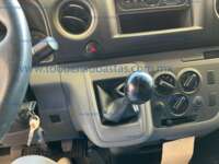 Nissan Urvan 2020 4p L4/2.5 Man 12/Pas Paq. Seg.  2020 Nissan Urvan Ingreso Interiores 10