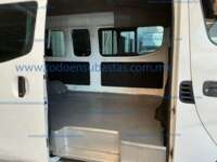 Nissan Urvan 2020 4p L4/2.5 Man 12/Pas Paq. Seg.  2020 Nissan Urvan Ingreso Interiores 16