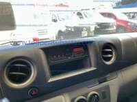 Nissan Urvan 2020 4p L4/2.5 Man 12/Pas Paq. Seg.  2020 Nissan Urvan Ingreso Interiores 8