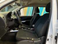 Nissan NP300 Frontier 2022 4p SE L4/2.5 Man 2022 Nissan NP300 Frontier Venta Interiores 19