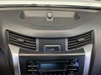Nissan NP300 Frontier 2022 4p SE L4/2.5 Man 2022 Nissan NP300 Frontier Venta Interiores 8