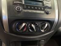 Nissan NP300 Frontier 2022 4p SE L4/2.5 Man 2022 Nissan NP300 Frontier Venta Interiores 10