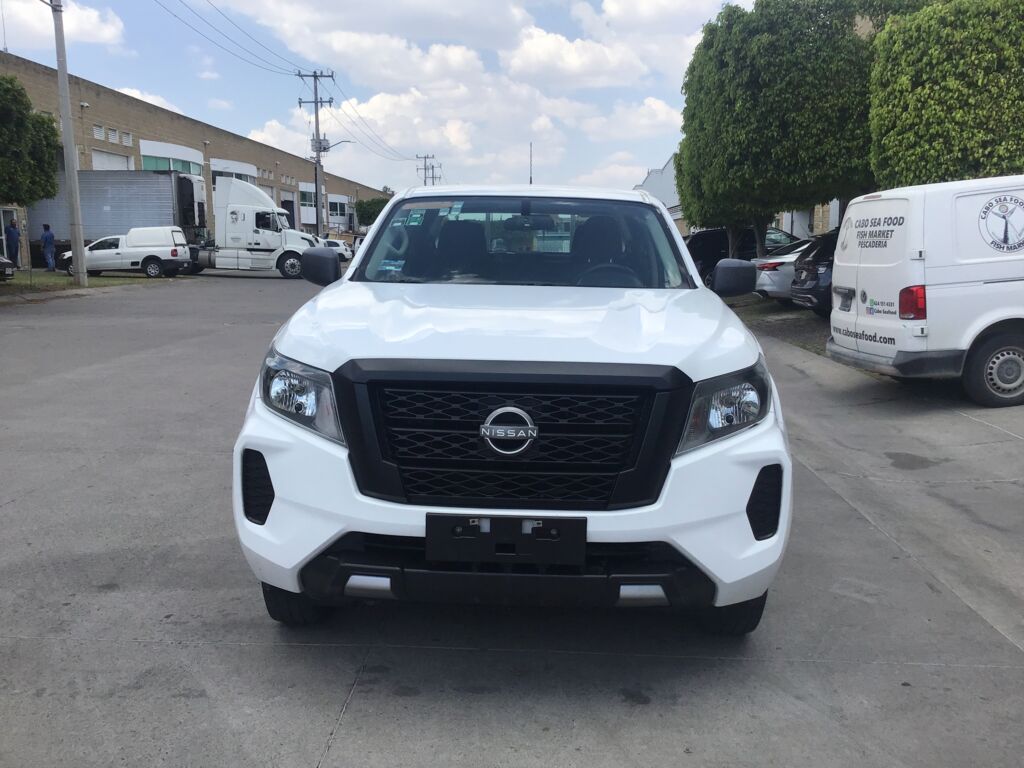 Nissan NP300 Frontier 2023 4p SE L4/2.5 Man 2023 Nissan NP300 Frontier Venta Exteriores 2
