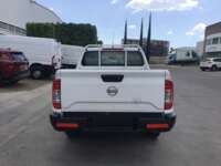 Nissan NP300 Frontier 2023 4p SE L4/2.5 Man 2023 Nissan NP300 Frontier Venta Exteriores 6