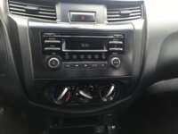 Nissan NP300 Frontier 2023 4p SE L4/2.5 Man 2023 Nissan NP300 Frontier Venta Interiores 6