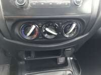 Nissan NP300 Frontier 2023 4p SE L4/2.5 Man 2023 Nissan NP300 Frontier Venta Interiores 8