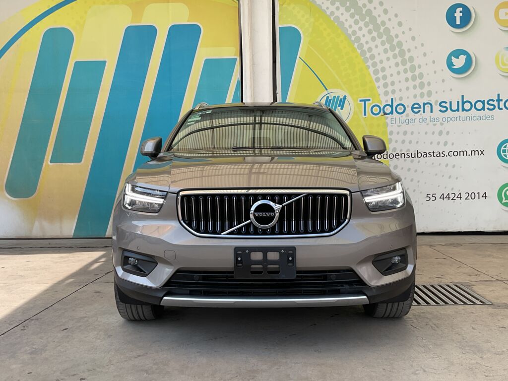 Volvo XC40 2022 5p Momentum T4 L4/2.0/T Aut 2022 Volvo XC40 Venta Exteriores 2