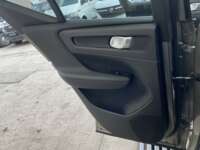 Volvo XC40 2022 5p Momentum T4 L4/2.0/T Aut 2022 Volvo XC40 Venta Interiores 22