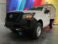 Nissan NP300 Frontier 2021 4p SE L4/2.5 Man 2021 Nissan NP300 Frontier Venta Exteriores 1