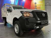 Nissan NP300 Frontier 2021 4p SE L4/2.5 Man 2021 Nissan NP300 Frontier Venta Exteriores 3