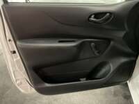 Nissan NP300 Frontier 2021 4p SE L4/2.5 Man 2021 Nissan NP300 Frontier Venta Interiores 13