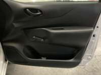 Nissan NP300 Frontier 2021 4p SE L4/2.5 Man 2021 Nissan NP300 Frontier Venta Interiores 15