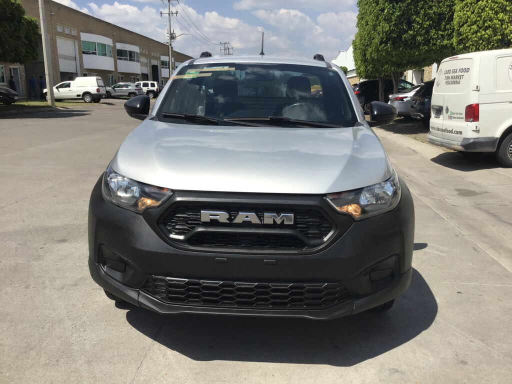 Dodge Ram 700 2022 2p SLT Cabina Sencilla L4/1.3 Man 2022 Dodge Ram 700 Venta Exteriores 2