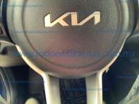 Kia Rio 2022 4p L L4/1.6 Aut      IMG_9837