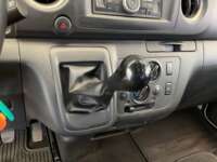 Nissan Urvan Pasajeros 2023 4p L4/2.5 Man 12/Pas Paq. Seg. 2023 Nissan Urvan Pasajeros Venta Interiores 8