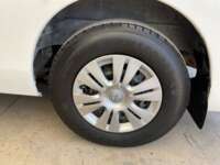 Nissan Urvan Pasajeros 2023 4p L4/2.5 Man 12/Pas Paq. Seg. 2023 Nissan Urvan Pasajeros Venta Llantas 4