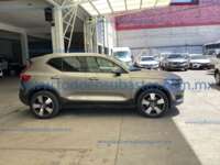 Volvo XC40 2022 5p Momentum T4 L4/2.0/T Aut 2022 Volvo XC40 Ingreso Exteriores 3