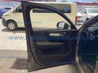 Volvo XC40 2022 5p Momentum T4 L4/2.0/T Aut 2022 Volvo XC40 Ingreso Interiores 0