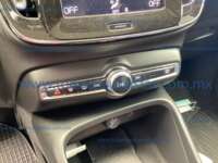 Volvo XC40 2022 5p Momentum T4 L4/2.0/T Aut 2022 Volvo XC40 Ingreso Interiores 12