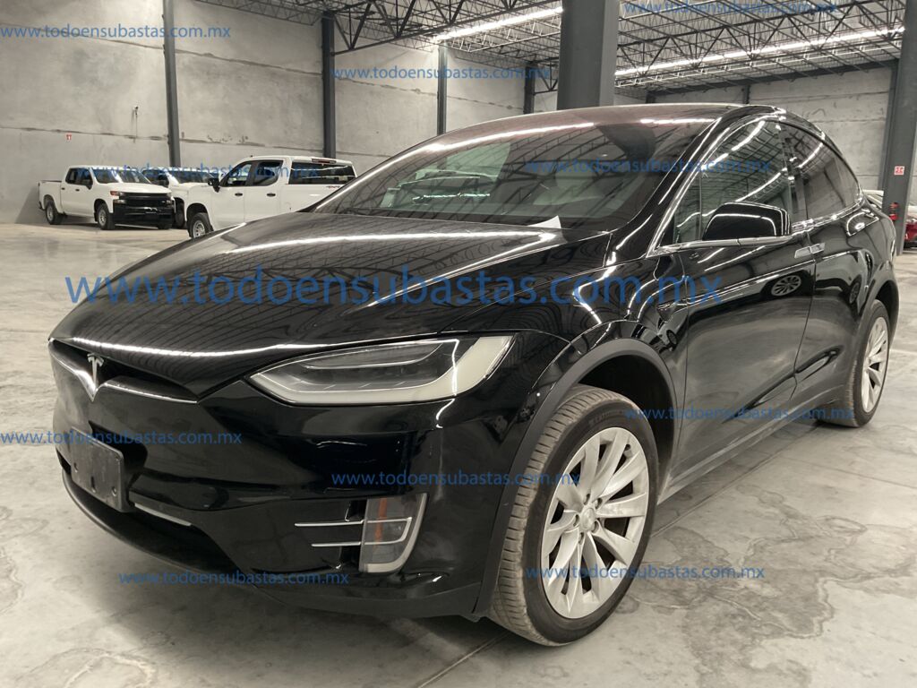 Tesla Modelo X 2016  2016 Tesla Modelo X Ingreso Exteriores 0