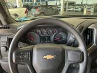 Chevrolet Silverado 2024 2p Cabina Regular 4x2 V8/5.3 Aut IMG_2357