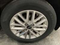 Kia Rio 2021 5p HB LX L4/1.6 Man     2021 Kia Rio Venta Llantas 10