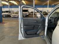 Nissan NP300 Doble Cabina 2019 4p S L4/2.5 Man A/A Paq. Seg. IMG_6304